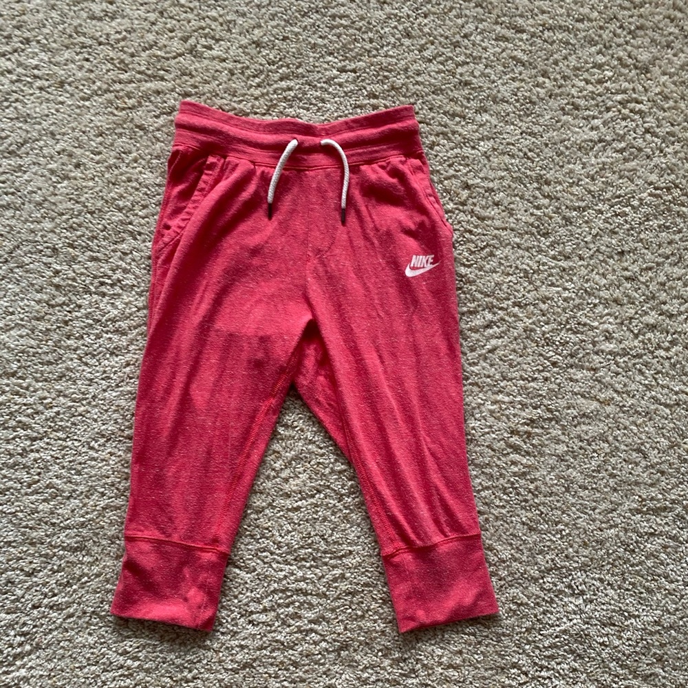 Nike girls M cropped coral baggy sweatpants